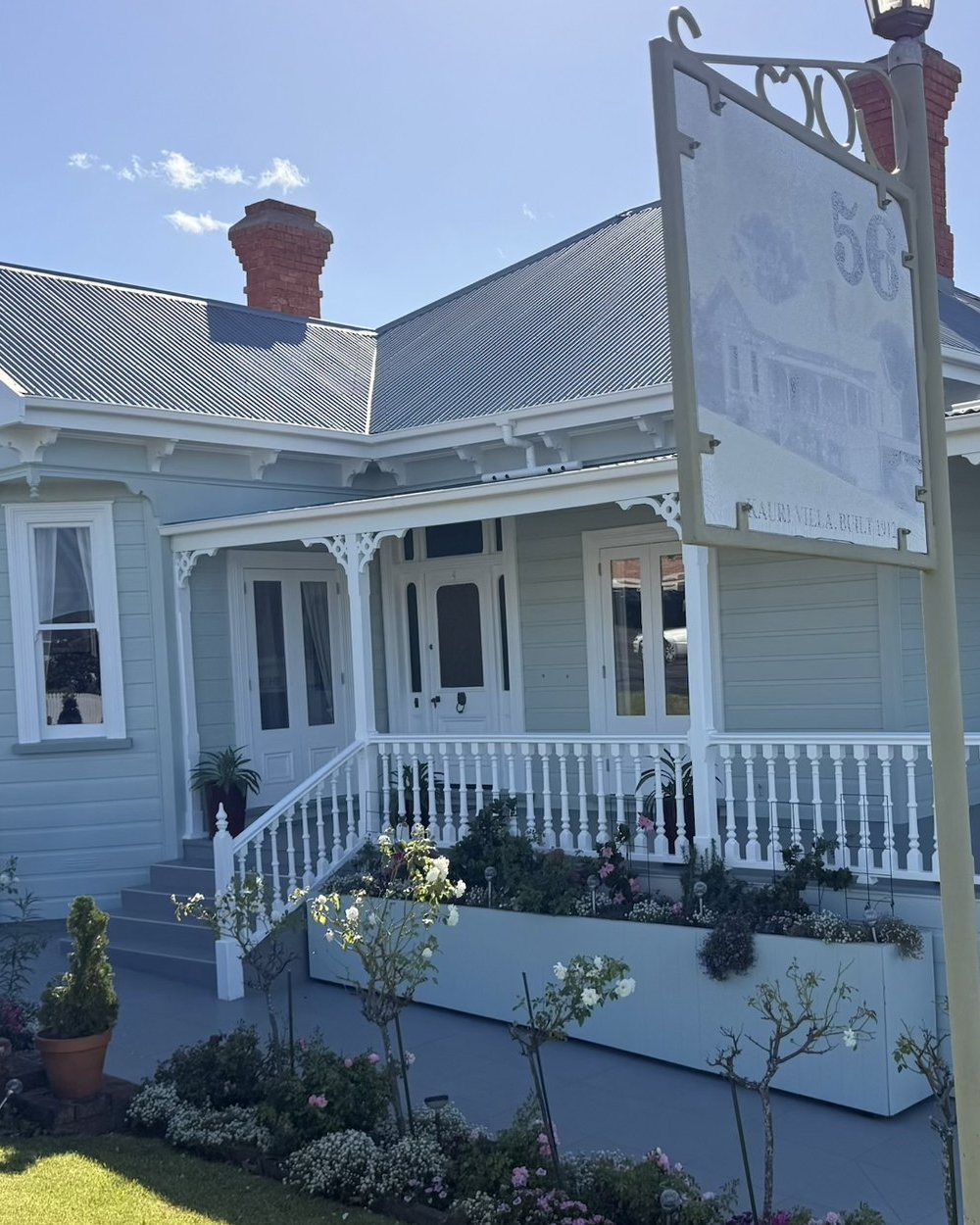 Living Colour painter at work on an Auckland home