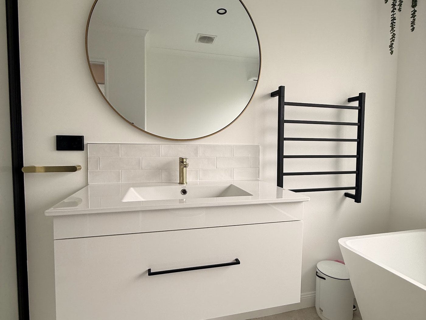 Bathroom repaint by Living Colour, Auckland